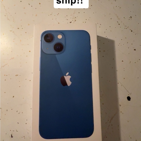 Apple iPhone 13 - Blue